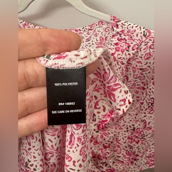 NWT Torrid Georgette Flutter V neck blouse “pretty Jacobien ditsy whisper white” - Picture 9 of 9